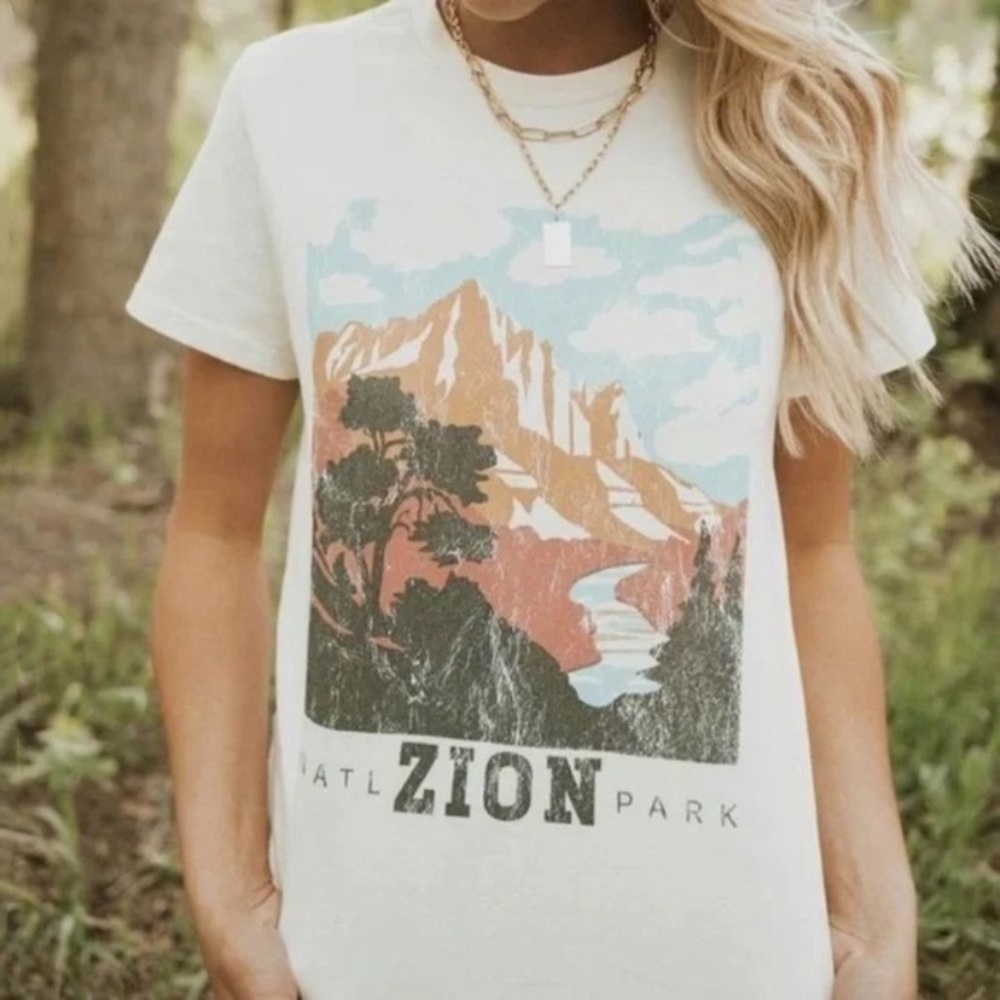 New Arches Utah Desert Western Taupe Mint Tee